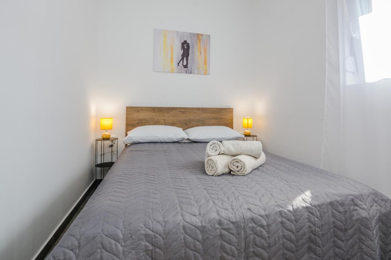 Lovely Apartment M&K In Peaceful Area - Zadar Exterior photo