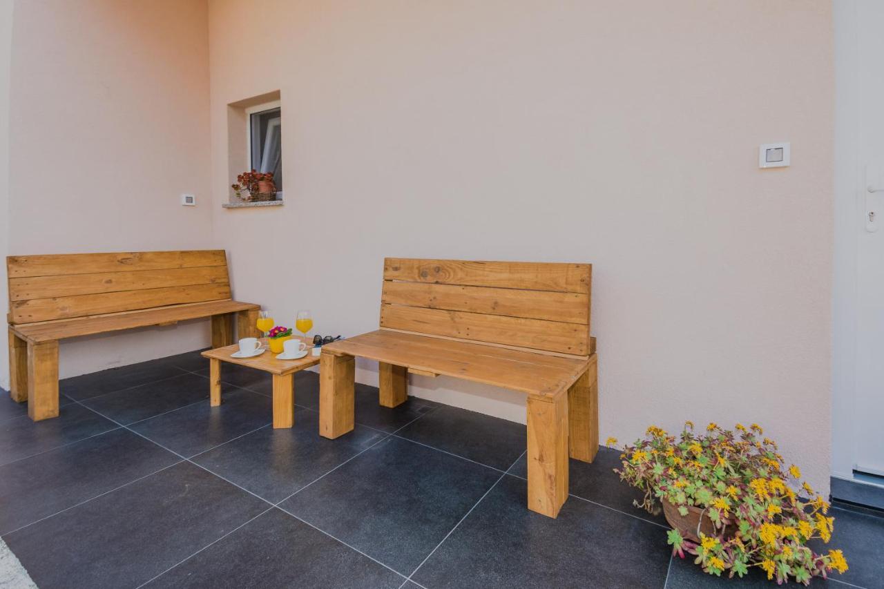 Lovely Apartment M&K In Peaceful Area - Zadar Exterior photo