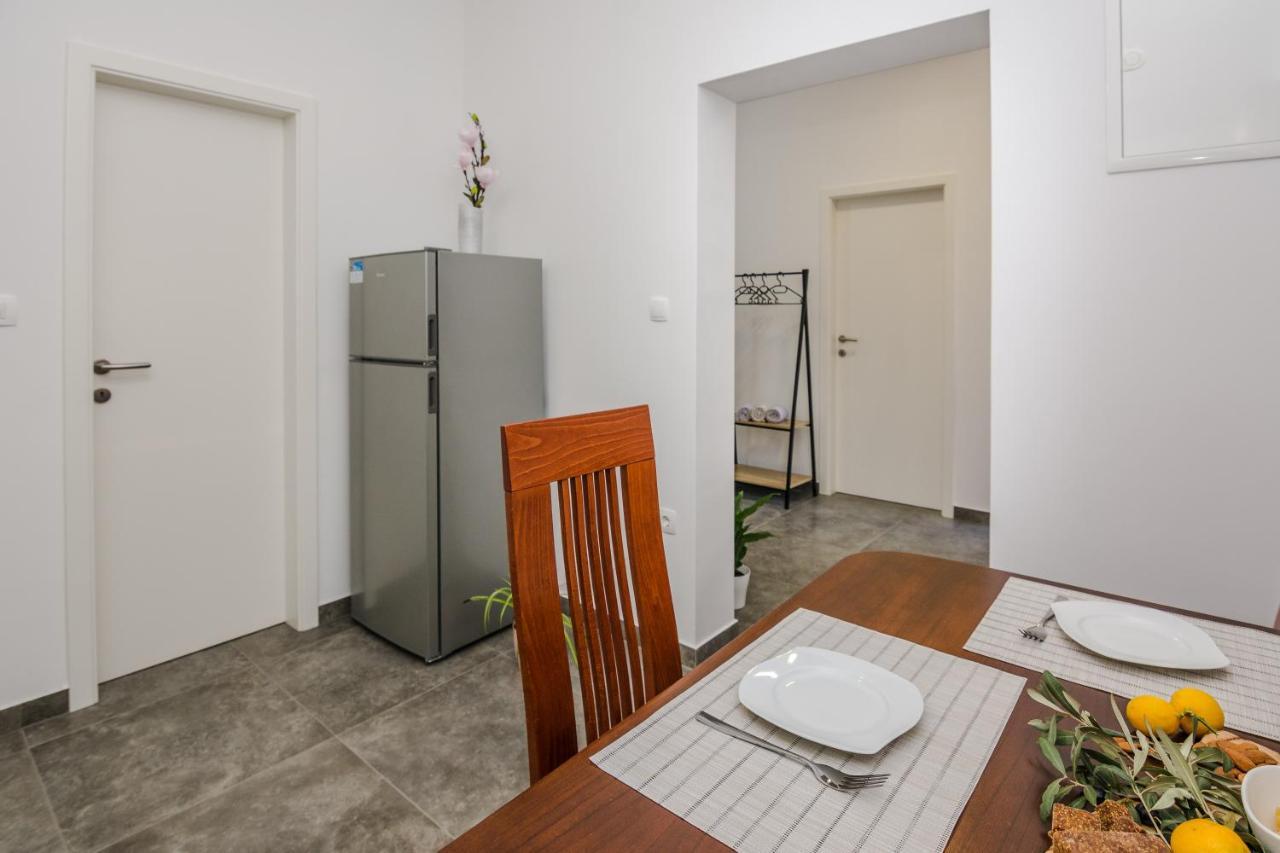 Lovely Apartment M&K In Peaceful Area - Zadar Exterior photo