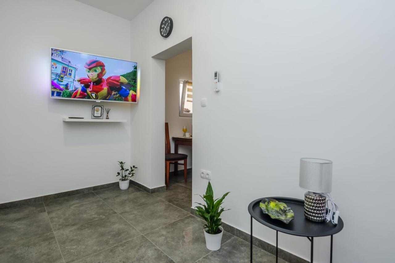 Lovely Apartment M&K In Peaceful Area - Zadar Exterior photo
