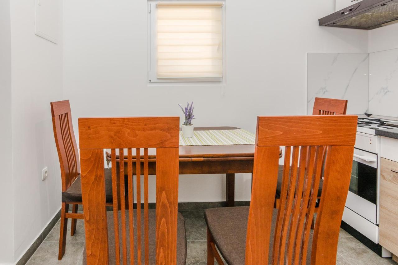 Lovely Apartment M&K In Peaceful Area - Zadar Exterior photo