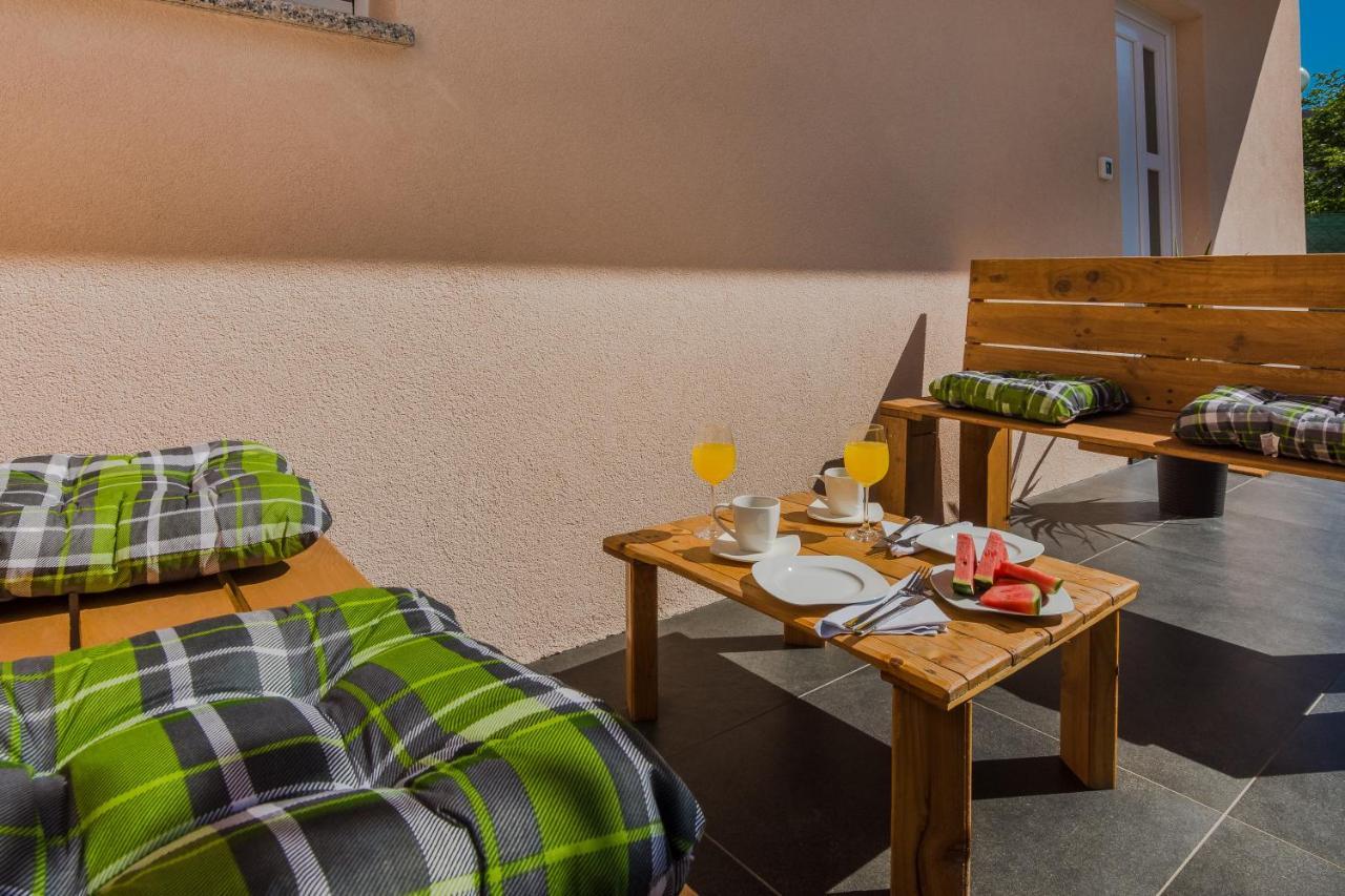 Lovely Apartment M&K In Peaceful Area - Zadar Exterior photo